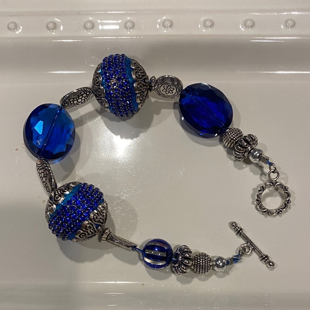 Elegant Blue and Silver Beaded Bracelet